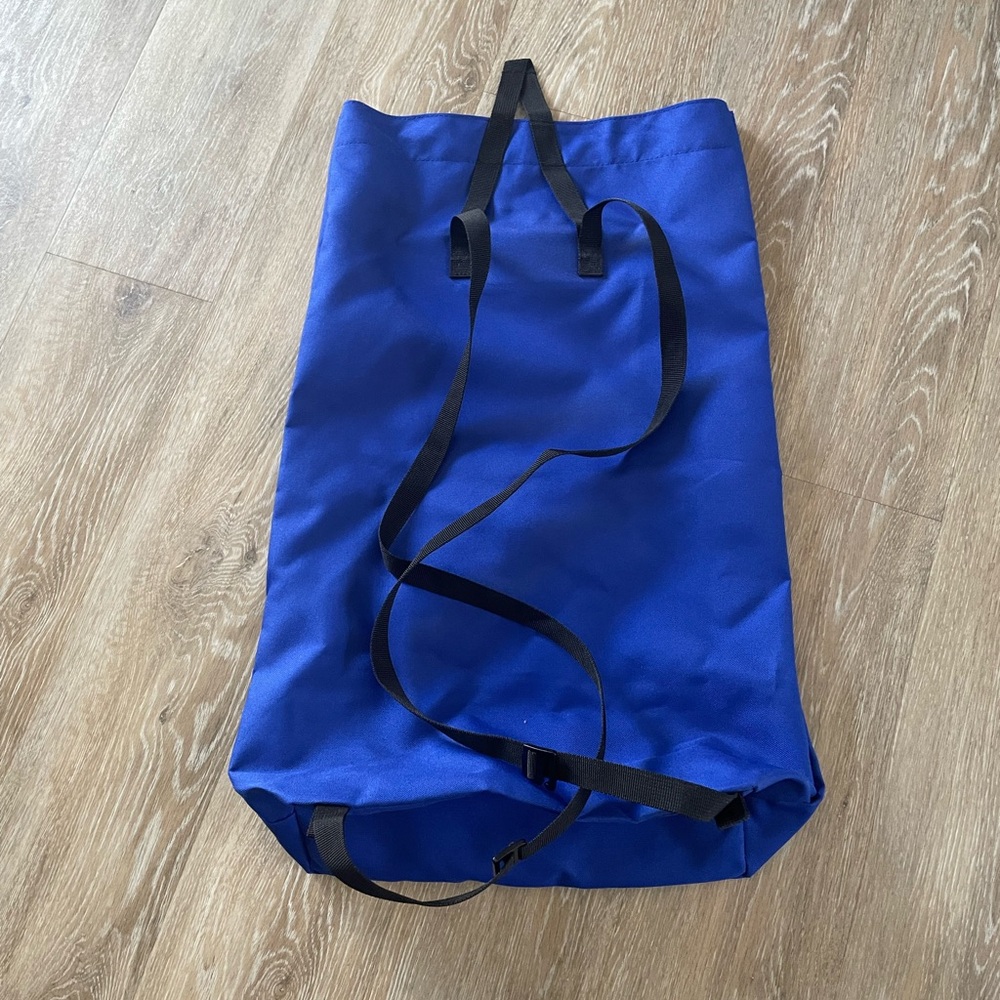 On Running Blue Drawstring Backpack - Picture 3 of 3